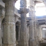 Jaintempel Säulen